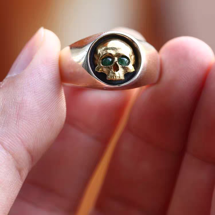 The Memento Mori Signet | Dual-Tone Skull Ring